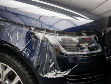Range Rover Vogue - Оклейка в глянцевую полиeретановую плёнку VEGA