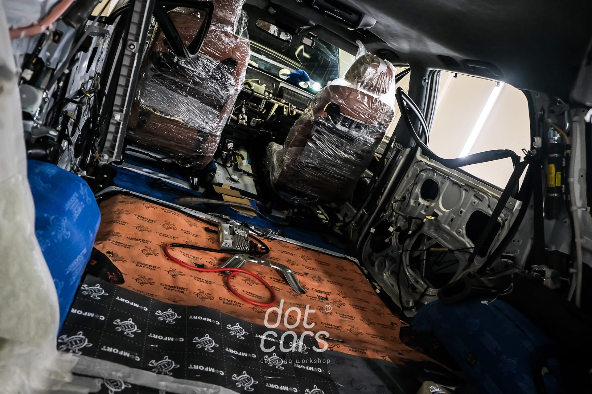 Переоборудование салона автомобиля в Москве | DOTCARS детейлинг-центр